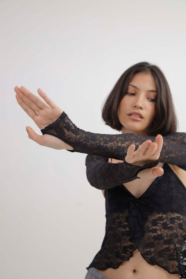 INARA LACE MANGAS