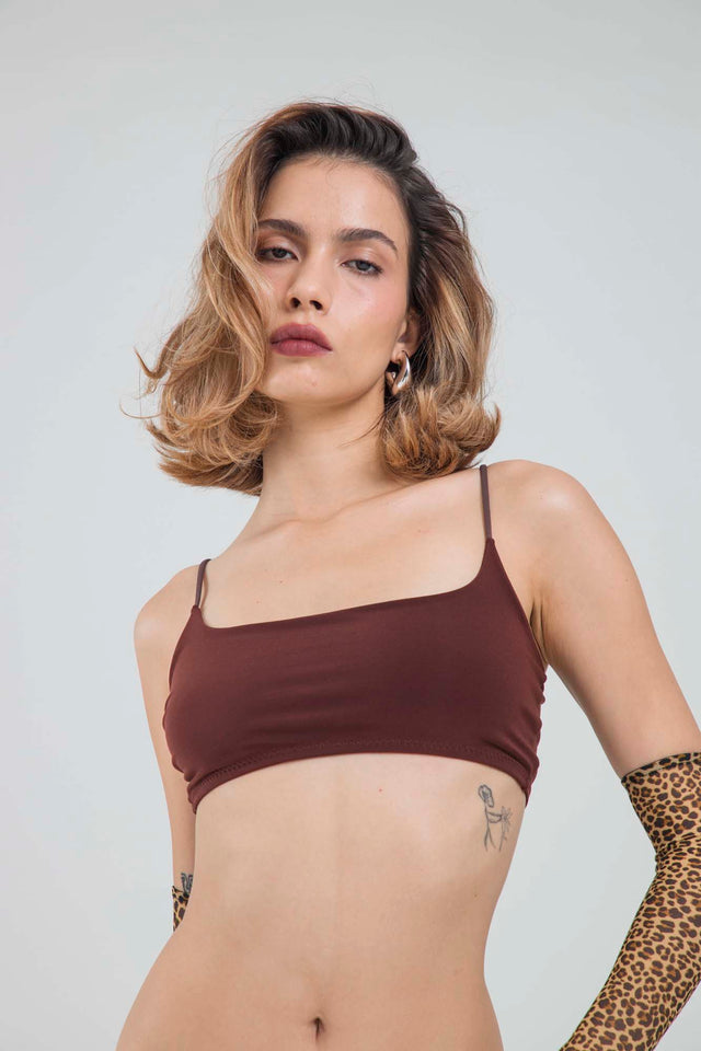 ESSENTIAL BROWN DAILY TOP