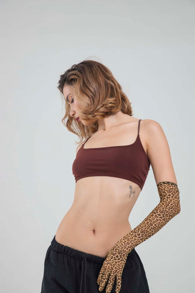 ESSENTIAL BROWN DAILY TOP