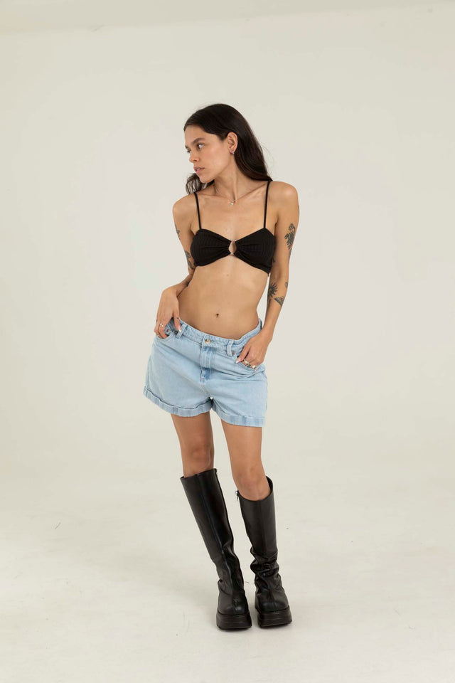 LIGHT WASH DENIM SHORT