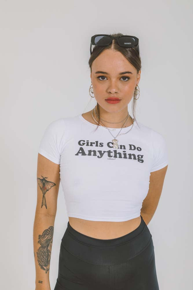 T-shirt girls can do anything